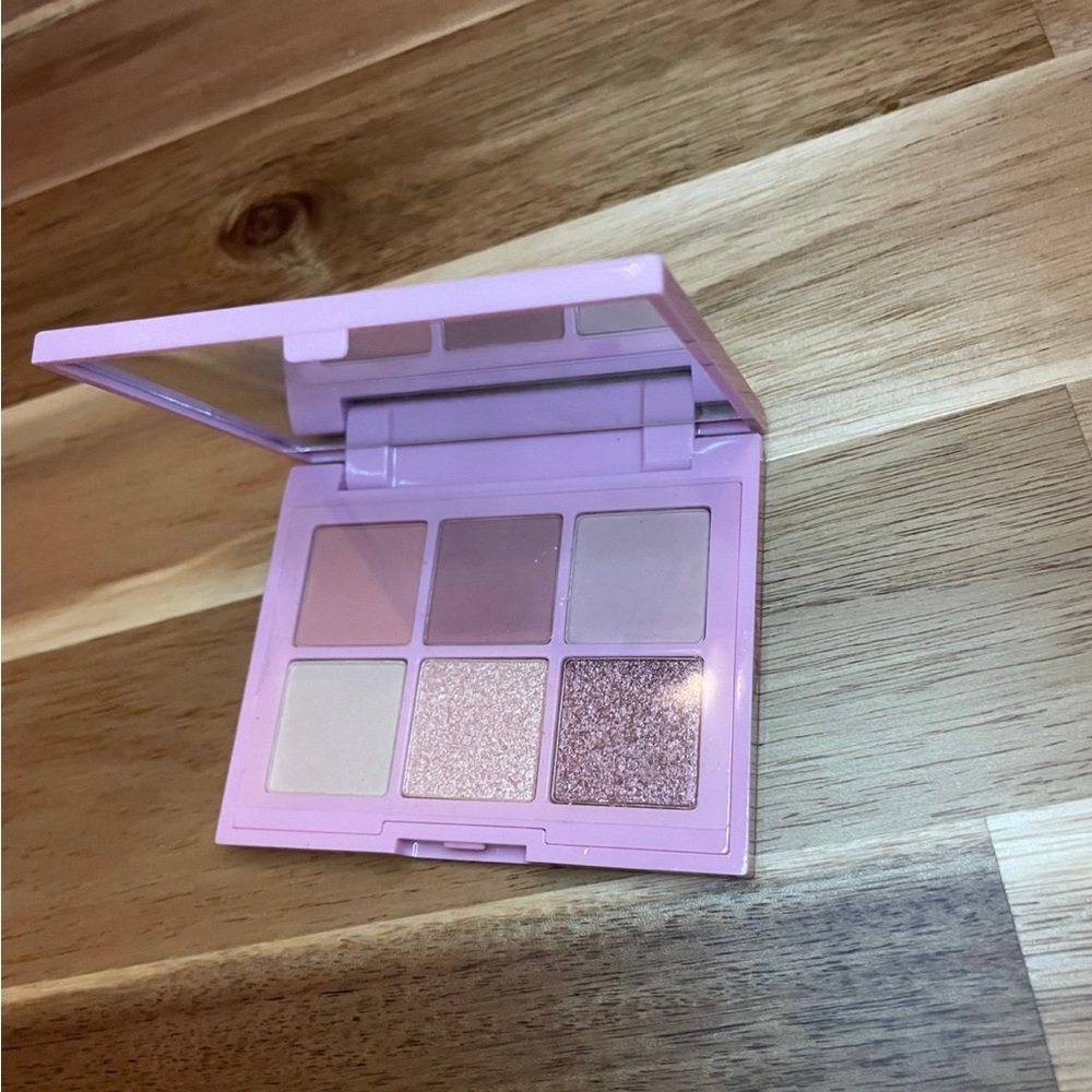 Matte and Shimmer Eyeshadow Palette